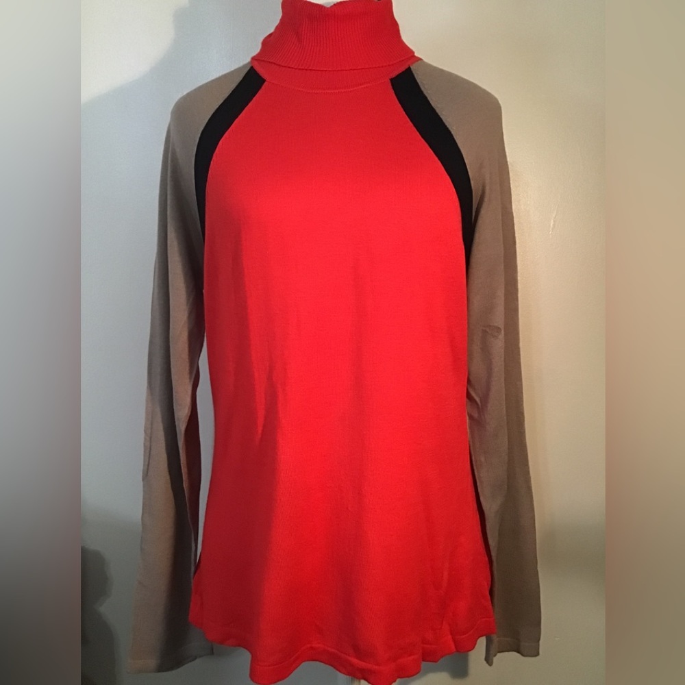 Women’s size large Jones New York long sleeve lightweight turtleneck sweater CC
